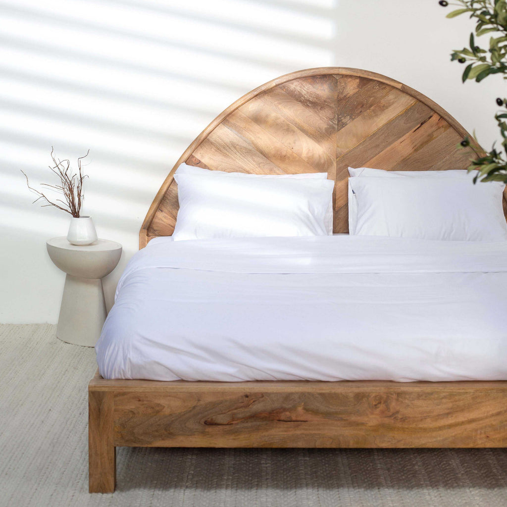 Säng i massivt mangoträ