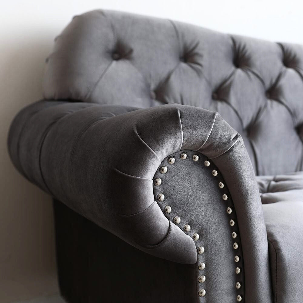 Tre-sitsig Chesterfield-soffa med knappar